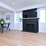Beautiful Designer 4 Bed Near Universal Sleeps 10 Jacuzzi