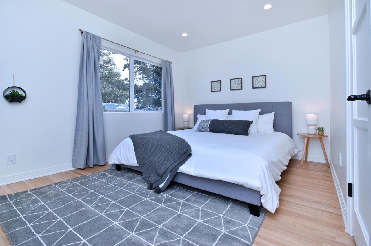 Beautiful Designer 4 Bed Near Universal Sleeps 10 Jacuzzi Holiday home
